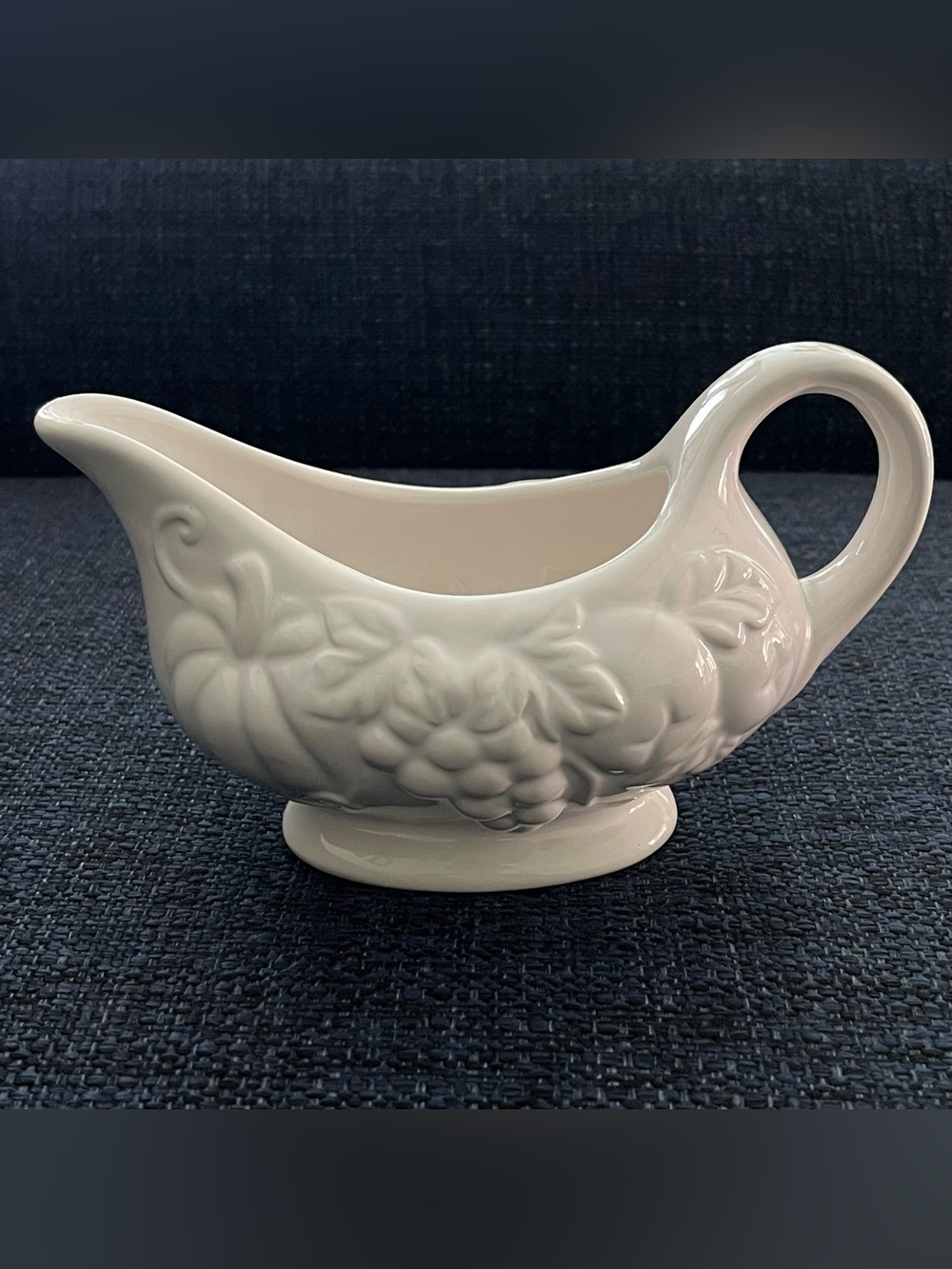 Vintage Tabletops Gallery Harvest Ceramic White Gravy Boat